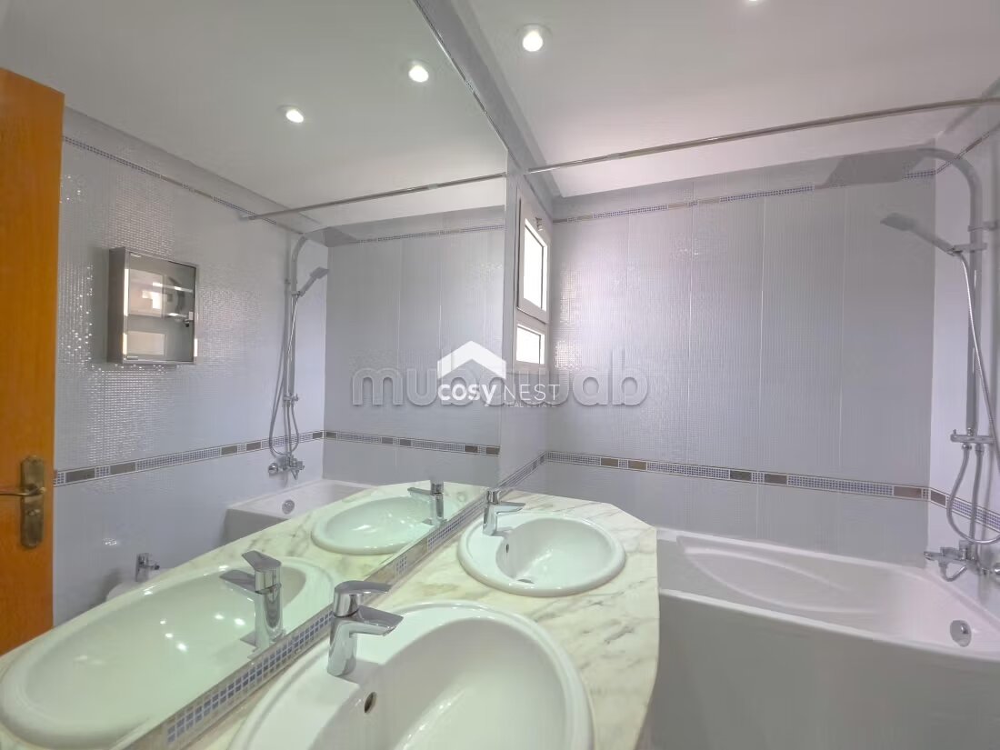 Appartement 220 m² rénové à louer à Casablanca — Photo 16