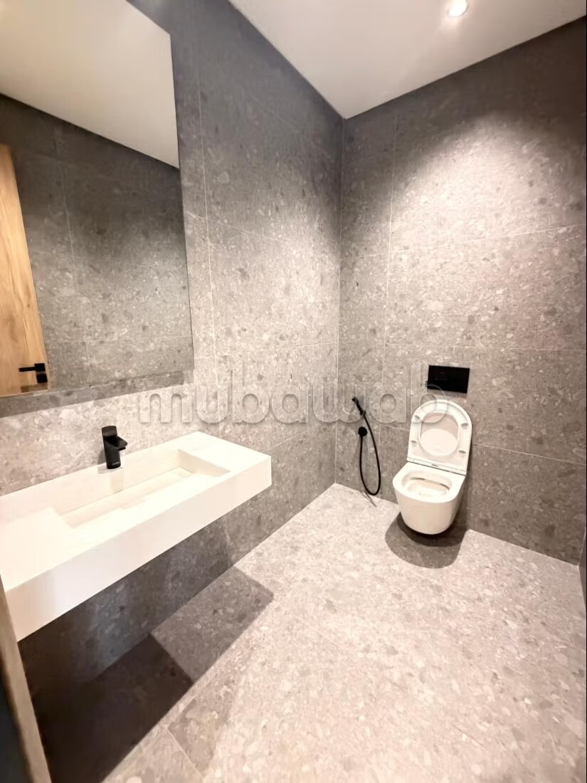 Duplex Apartment 150 m² for Rent in Souissi, Rabat — Photo 4