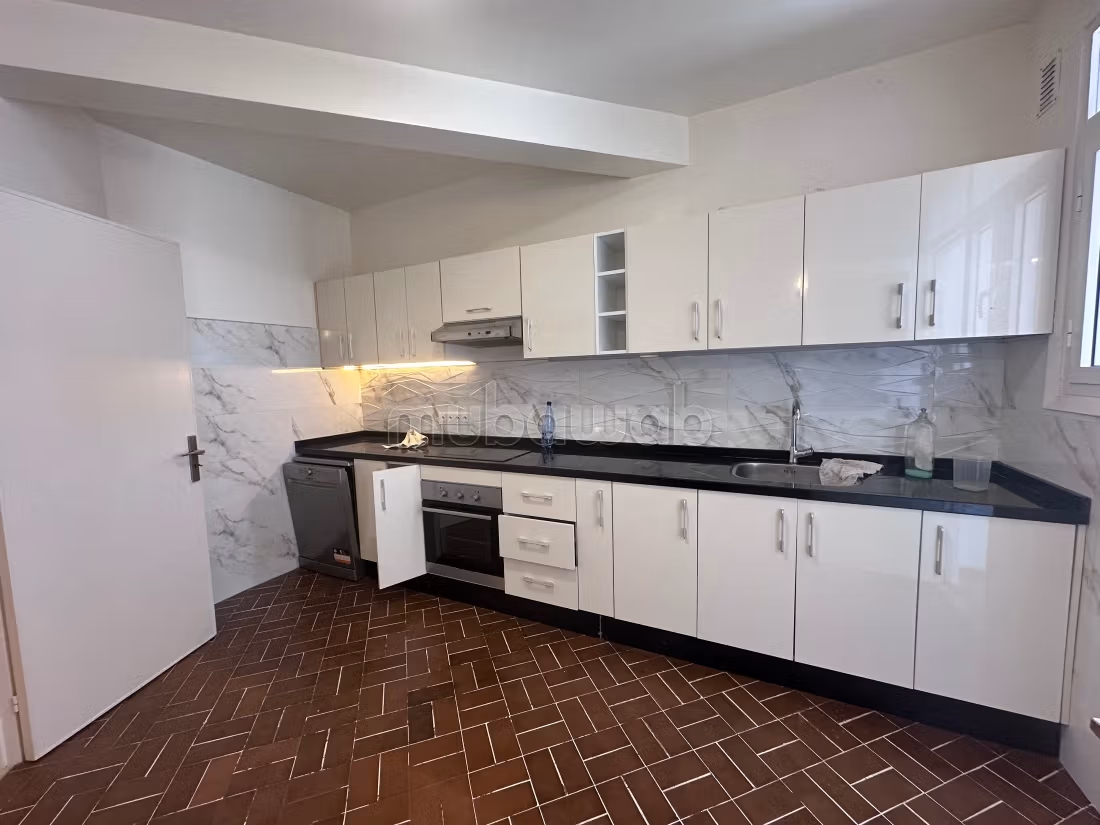 Appartement 170 m² à louer à Rabat, Hassan Centre Ville — Photo 10