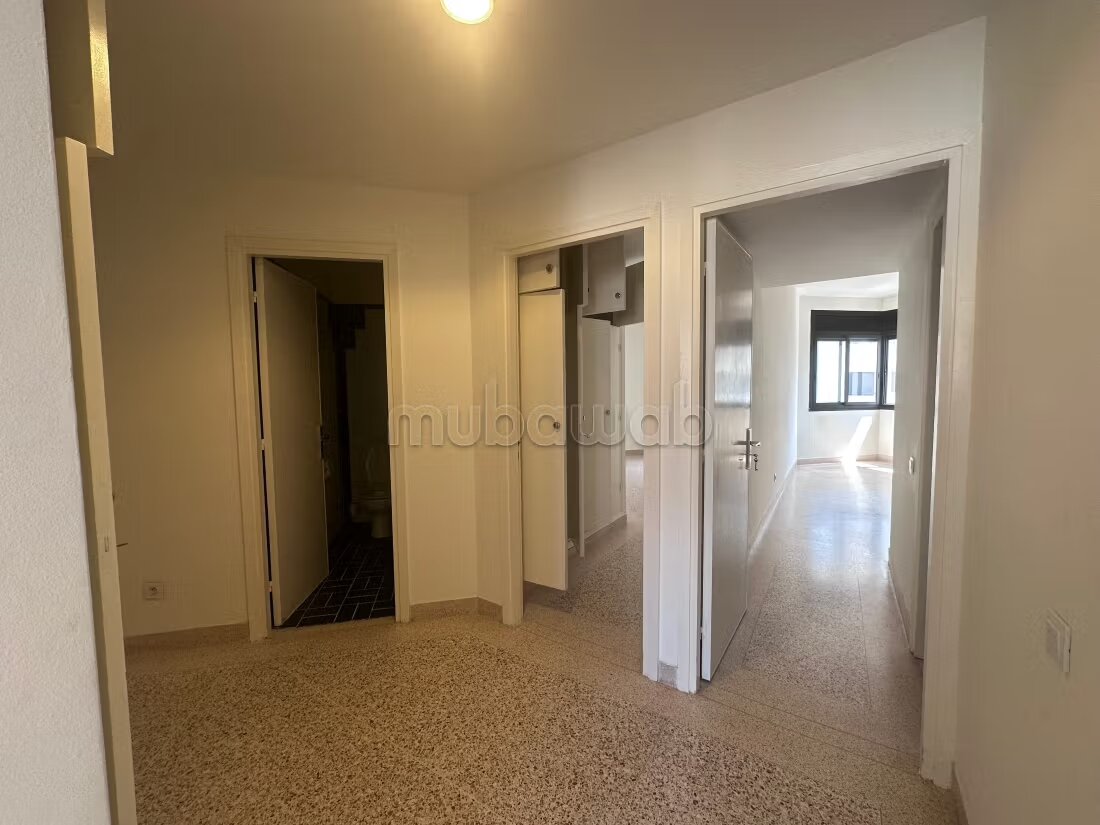 Appartement 170 m² à louer à Rabat, Hassan Centre Ville — Photo 17
