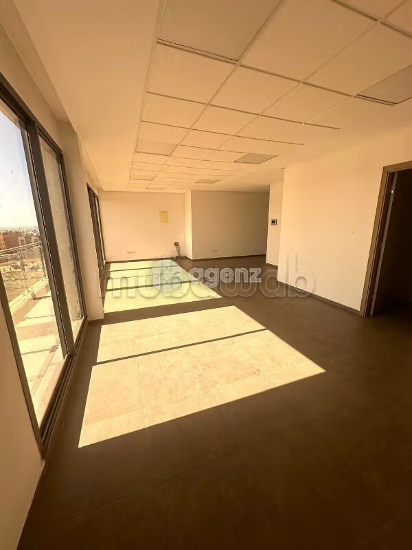 Bureau 65 m² à louer à Casablanca — Photo 3