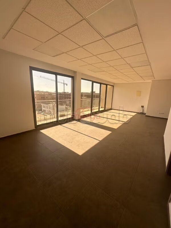 Bureau 65 m² à louer à Casablanca — Photo 4