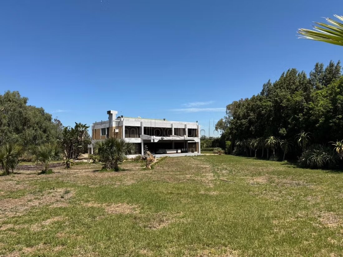 Luxurious Villa for Sale in Labissa