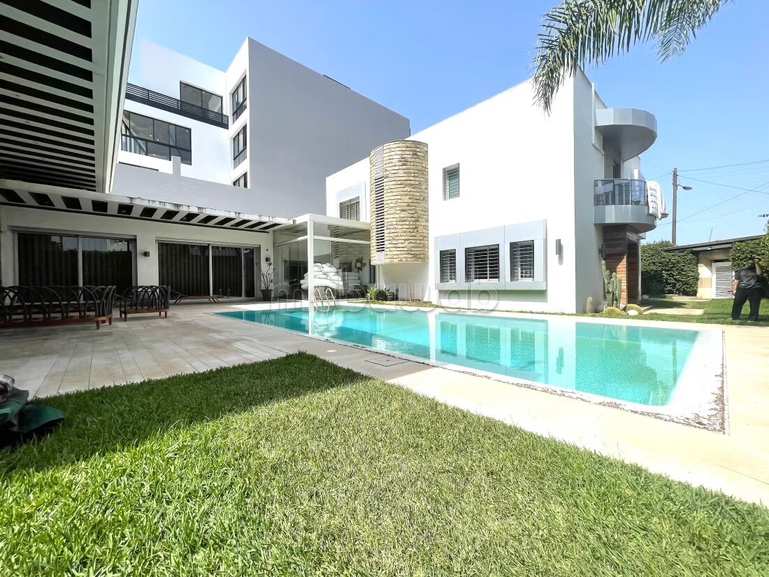 Apartment 4 bedrooms for rent in Casablanca — Photo 2