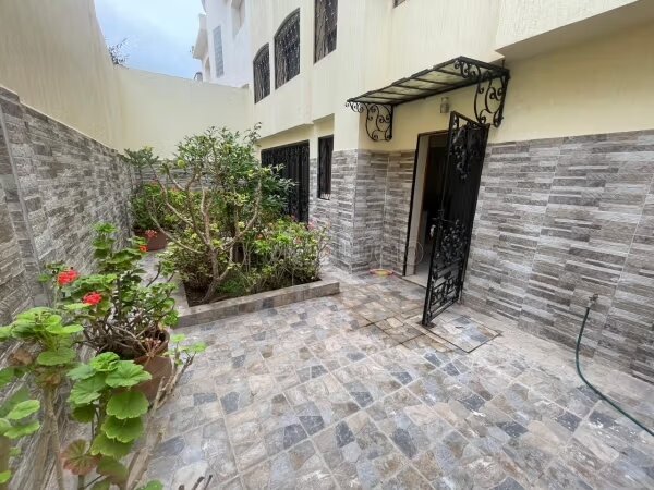 Villa 140 m² à louer à Agadir — Photo 17