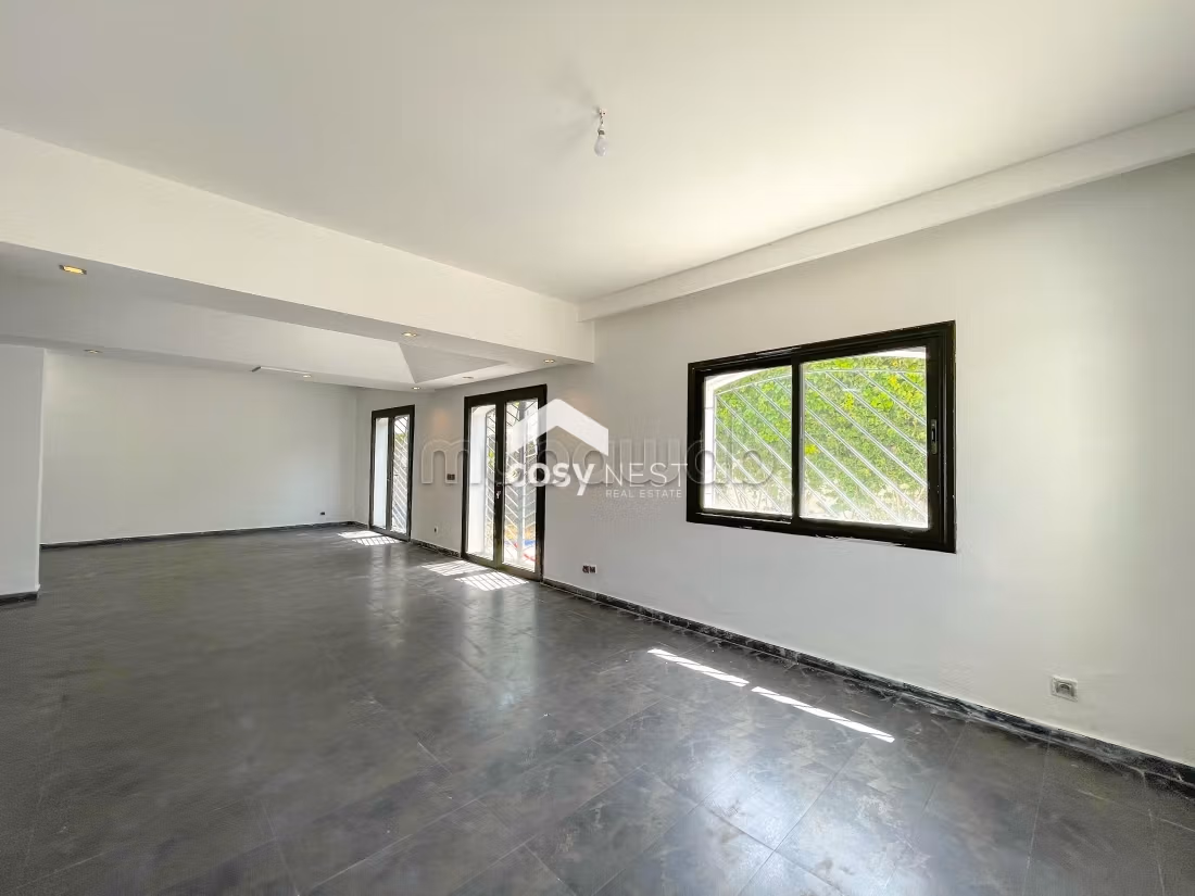 Villa de 450 m² à louer à Ain Diab, Casablanca — Photo 14