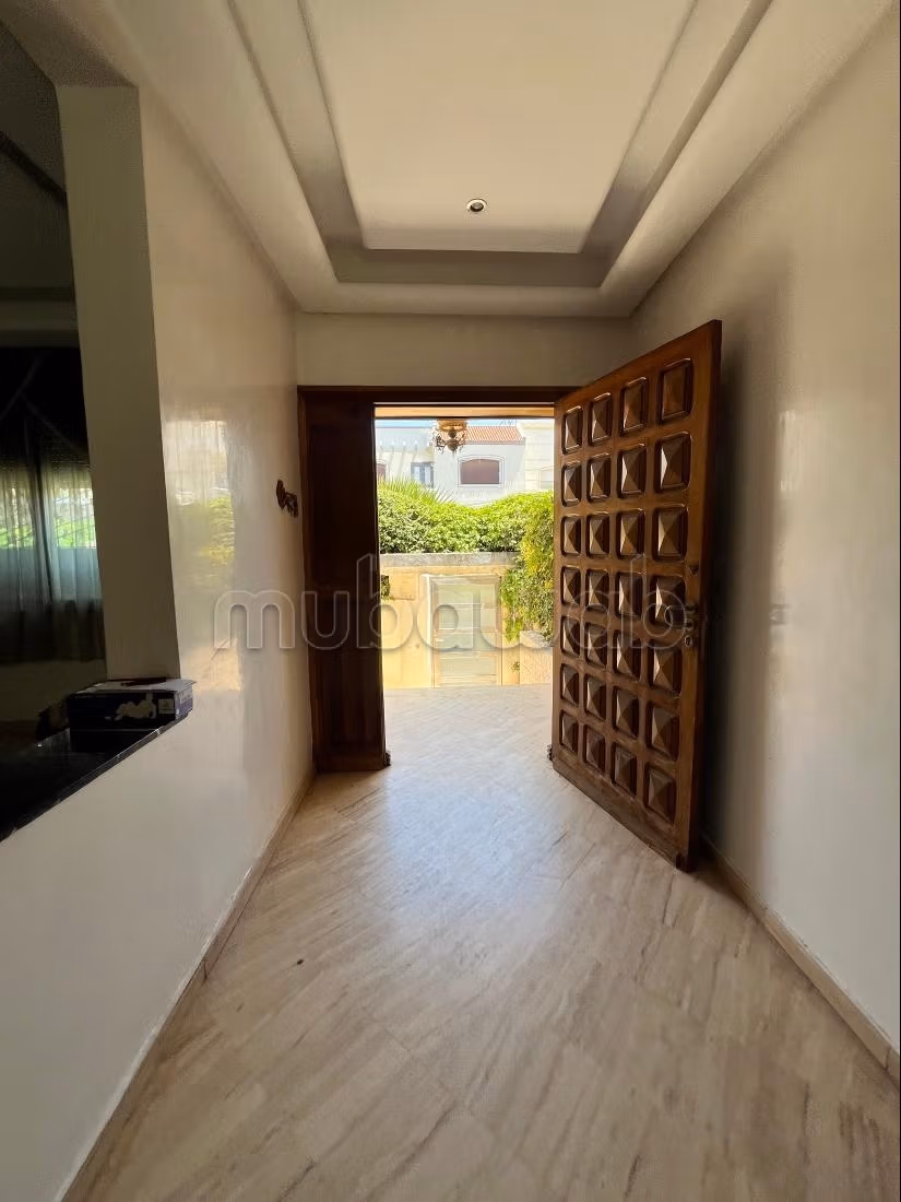 فيلا ٢٥٠م٢ للإيجار في الدار البيضاء — Photo 22