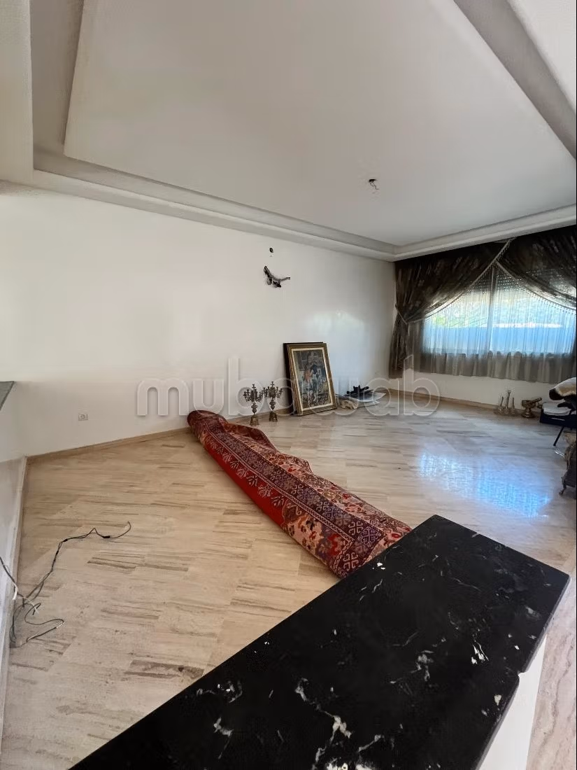 فيلا ٢٥٠م٢ للإيجار في الدار البيضاء — Photo 24