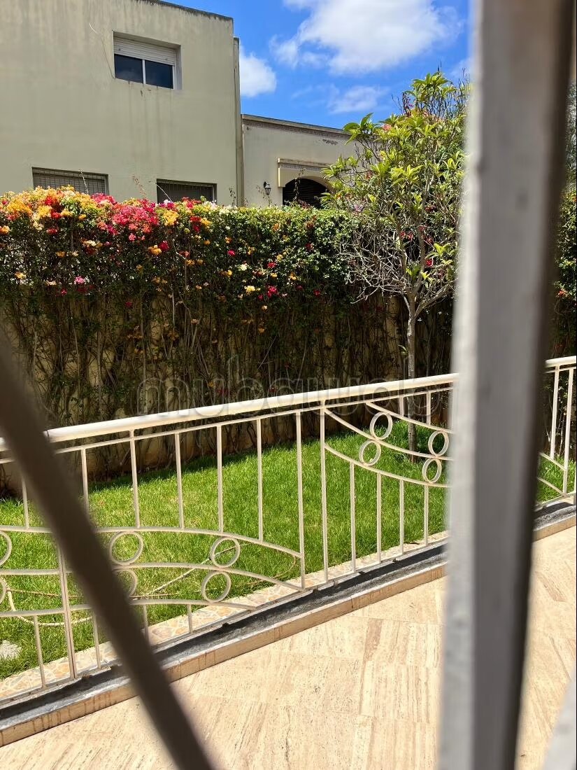 فيلا ٢٥٠م٢ للإيجار في الدار البيضاء — Photo 31