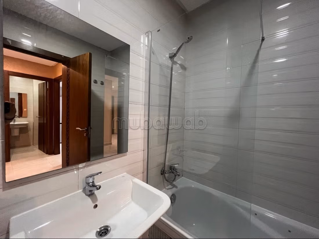 شقة مفروشة 120 م² للإيجار في طنجة (بلاصة موتسارت) — Photo 28