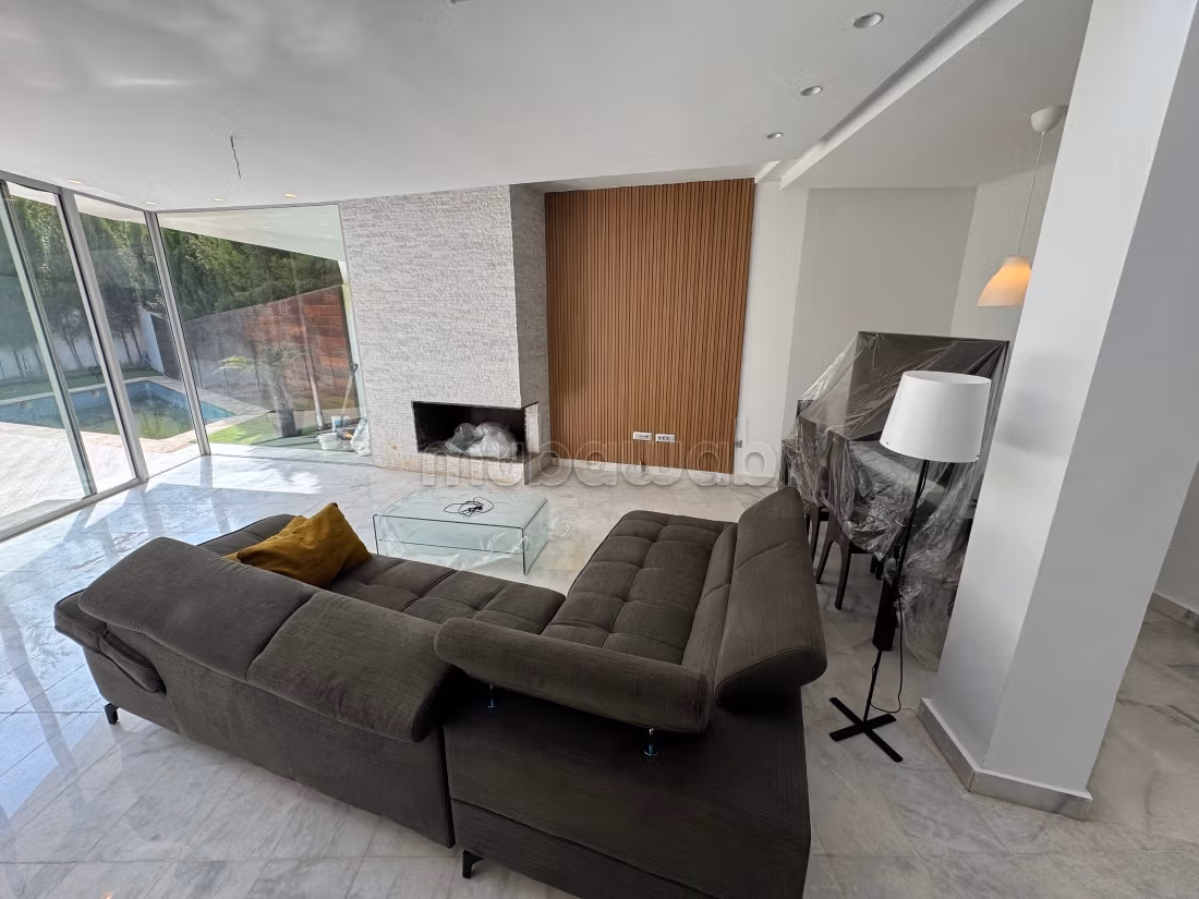 Villa 286 m² for rent in Ville Verte — Photo 6