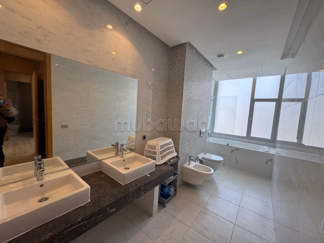 Villa 286 m² for rent in Ville Verte — Photo 24