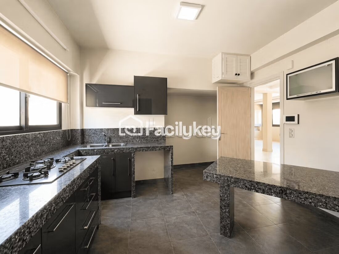 300 m² Apartment for Sale in Casablanca (Racine, Maarif) — Photo 7