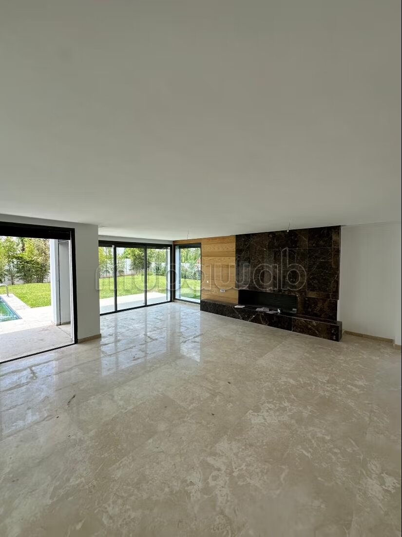 Villa 715 m² à louer à Casablanca — Photo 4