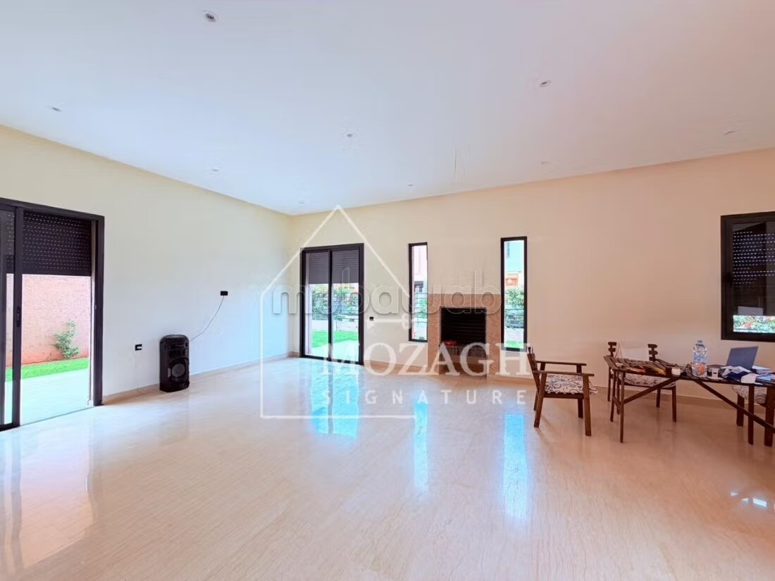 فيلا 4 غرف 289 م² للبيع في مراكش (تارغا) — Photo 13