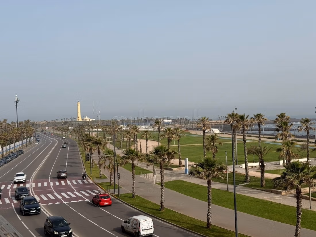 شقة 153 م² للإيجار في الدار البيضاء — Photo 2