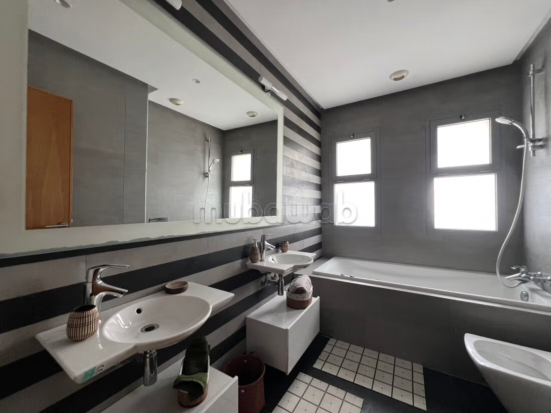 310 m² Apartment for Rent in Ain Diab — Photo 217