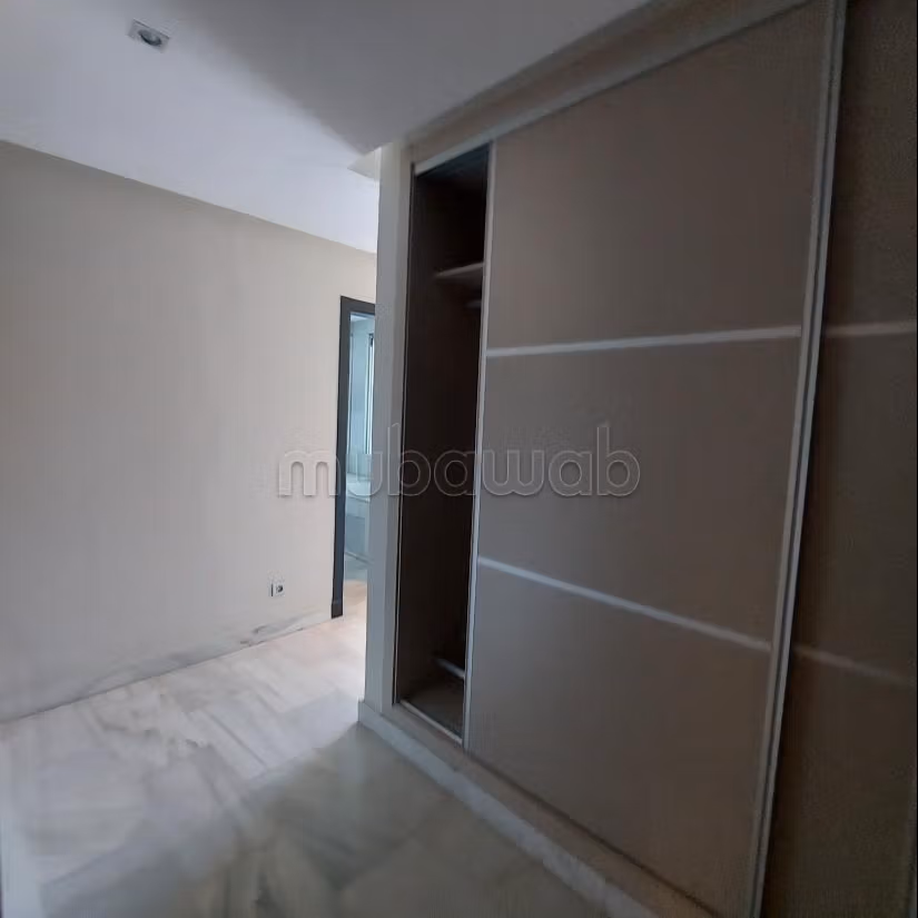 شقة 3 غرف نوم 165 م² للإيجار في الدار البيضاء (بورغوندي أوست) — Photo 17