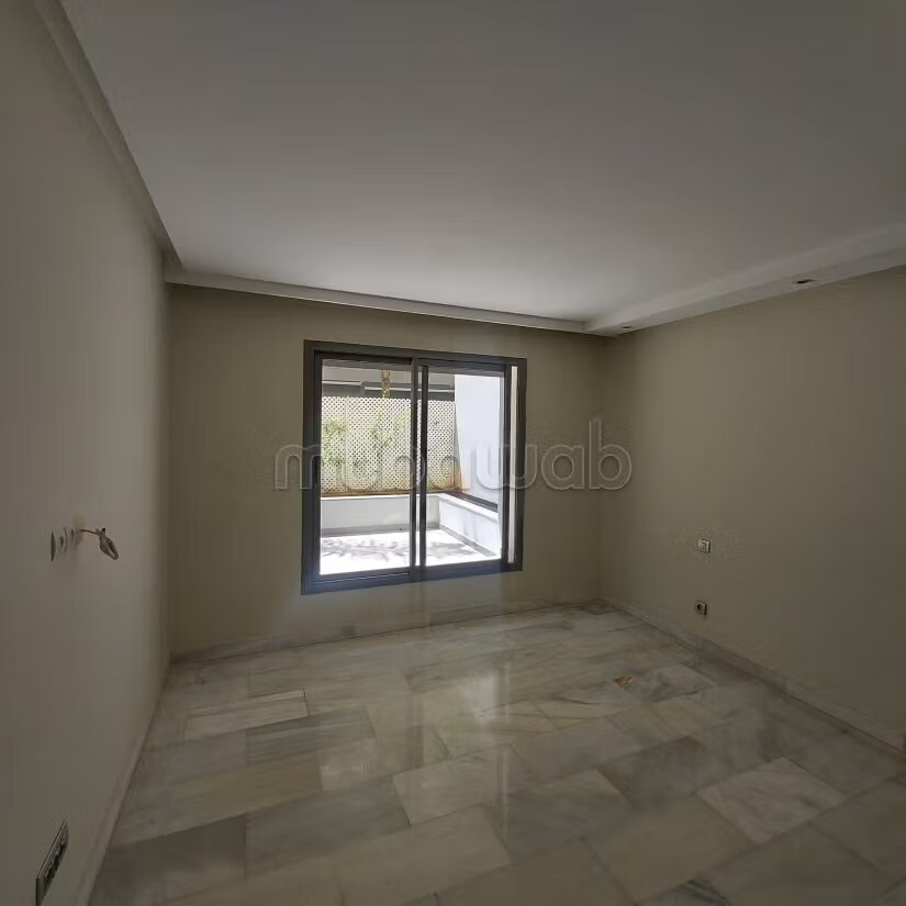 شقة 3 غرف نوم 165 م² للإيجار في الدار البيضاء (بورغوندي أوست) — Photo 6