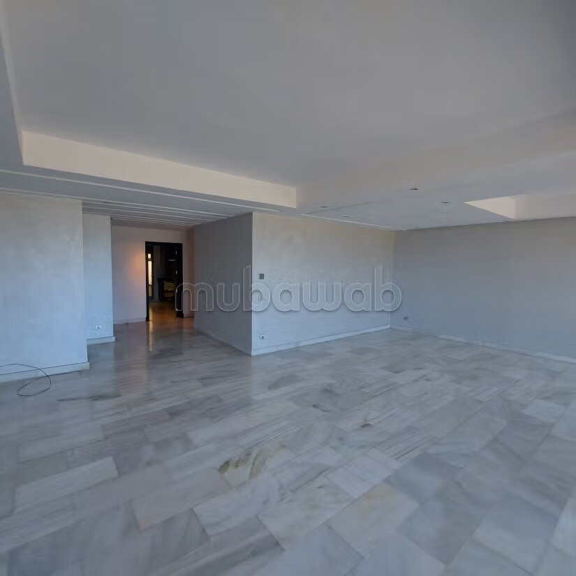 شقة 3 غرف نوم 165 م² للإيجار في الدار البيضاء (بورغوندي أوست) — Photo 30