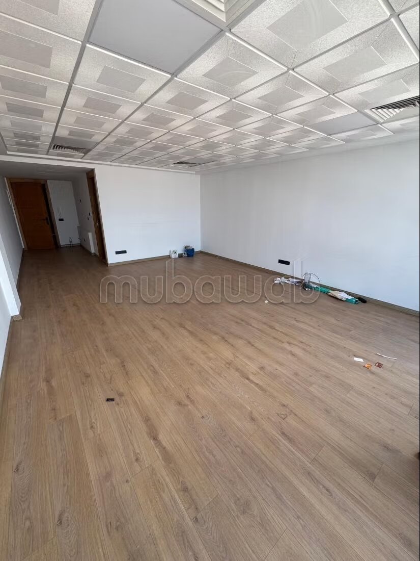 Bureau 48 m² à louer à Casablanca — Photo 3