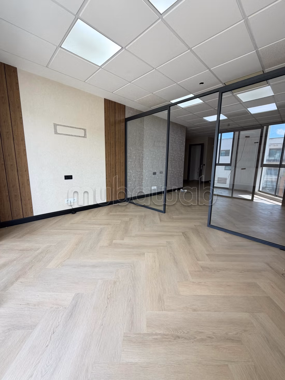 60 m² Office for Rent in Californie — Photo 6