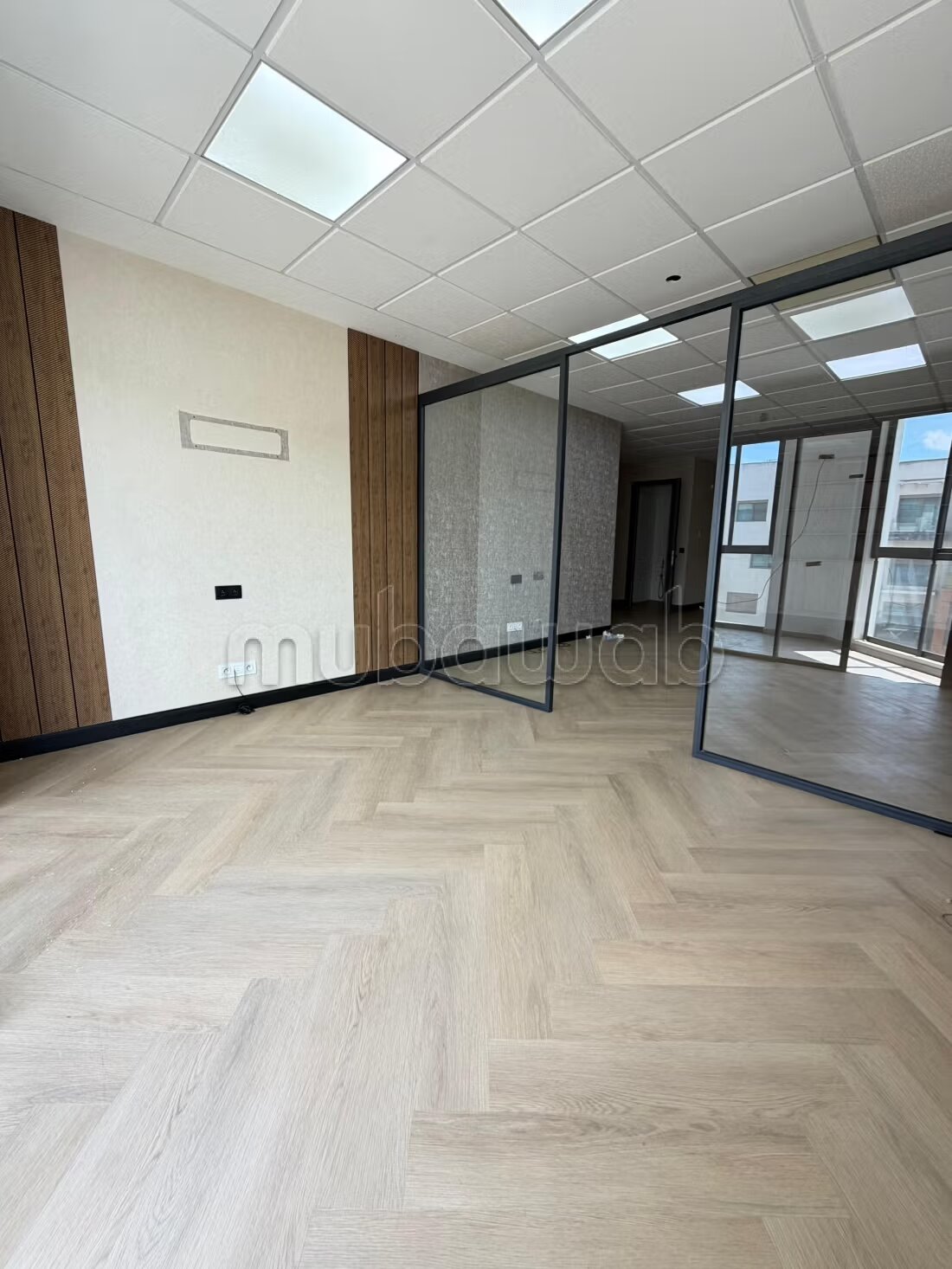 60 m² Office for Rent in Californie — Photo 5