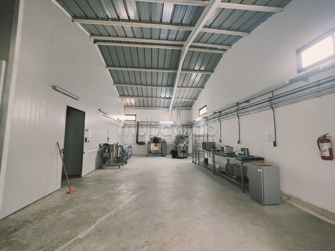 Usine 1400 m² à vendre à Aïn Sebaâ — Photo 2