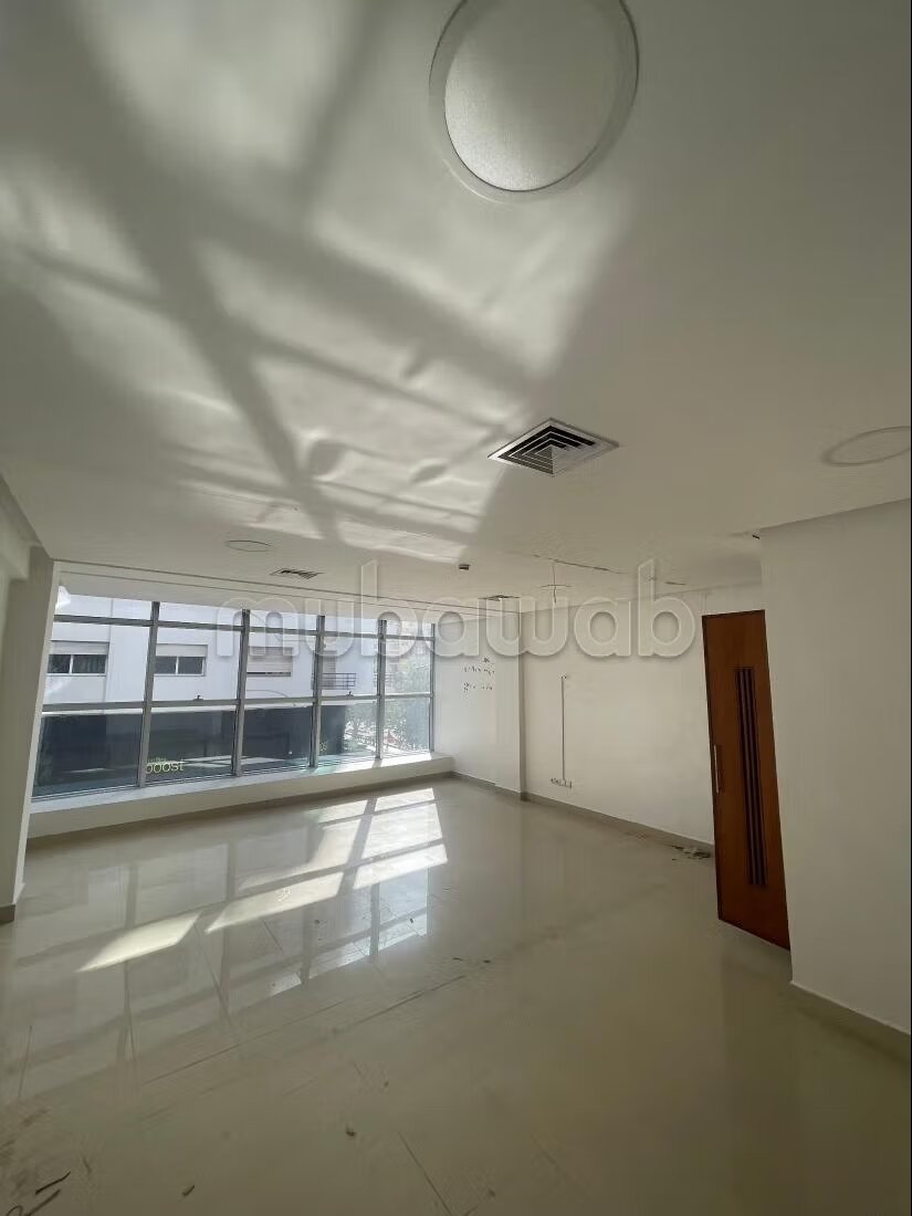 Office 71 m² for rent in Casablanca — Photo 195