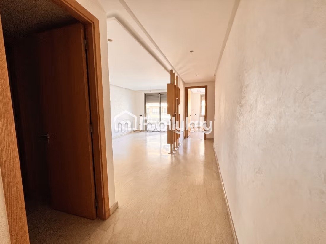 Apartment 111 m² for rent in Casablanca — Photo 2