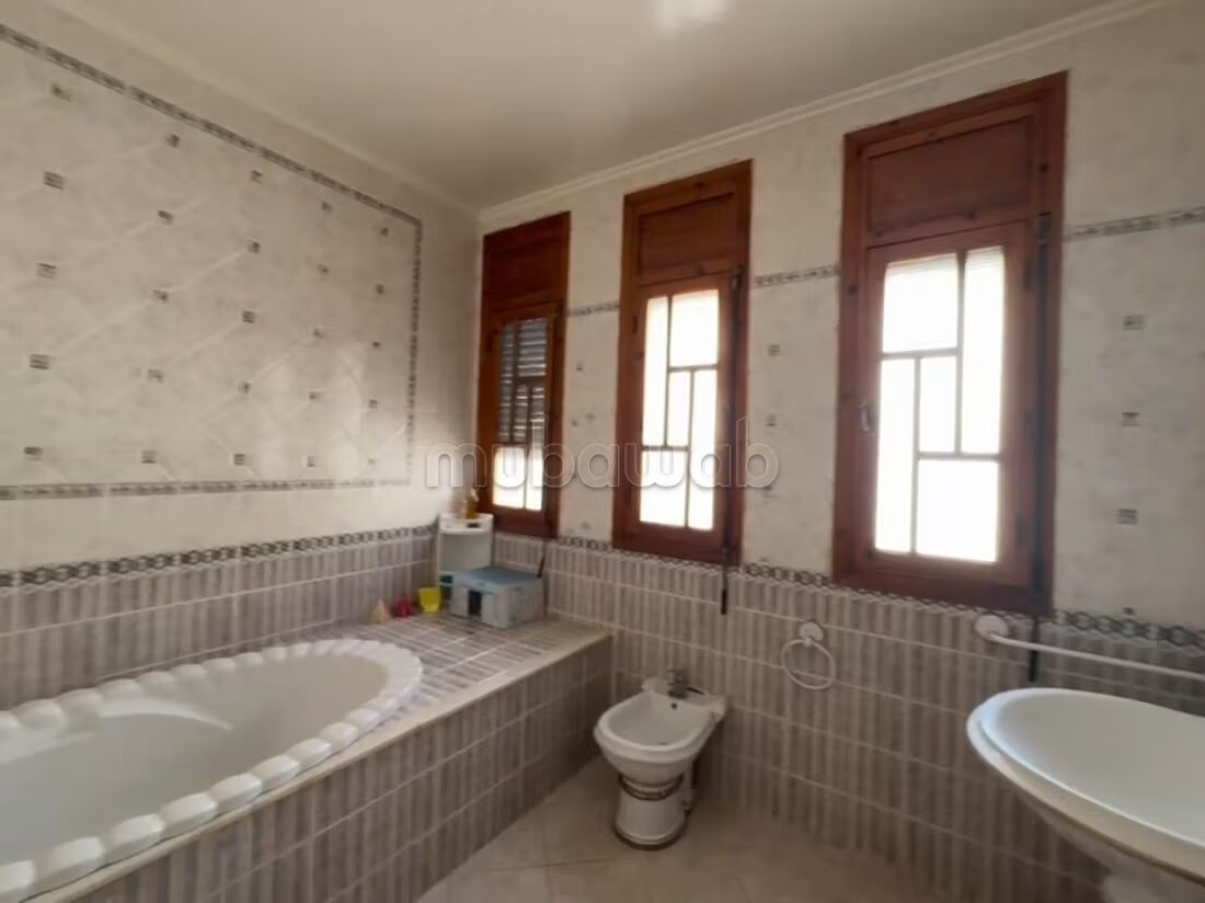 Villa 330 m² for sale in Béni Yakhlef — Photo 4