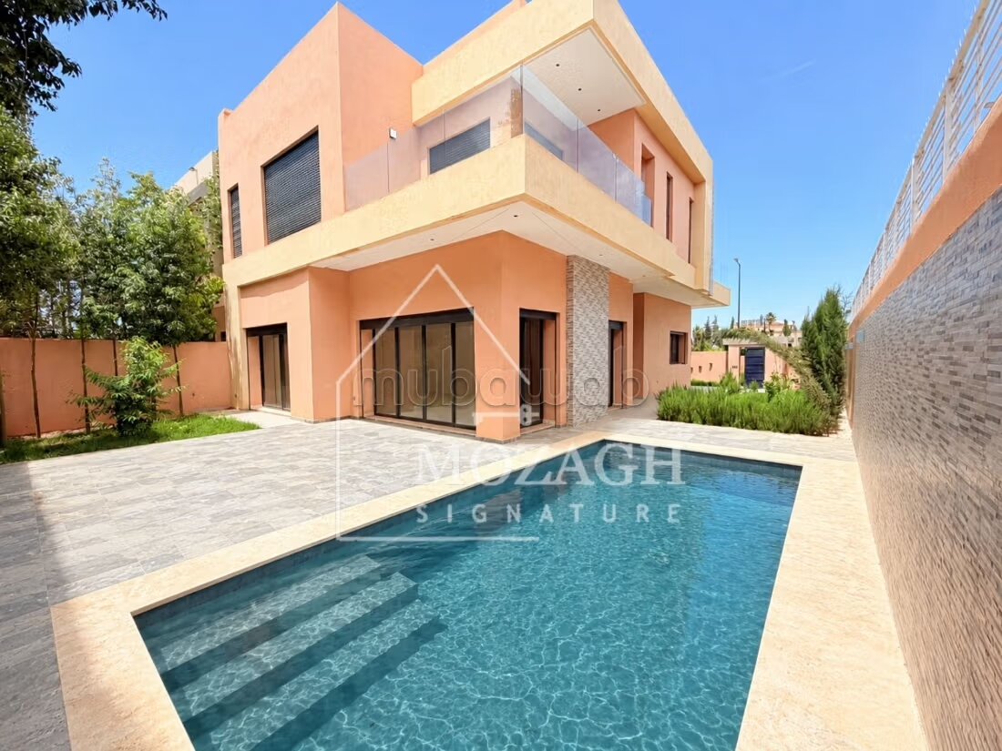 Villa 450 m² à louer à Marrakech — Photo 2