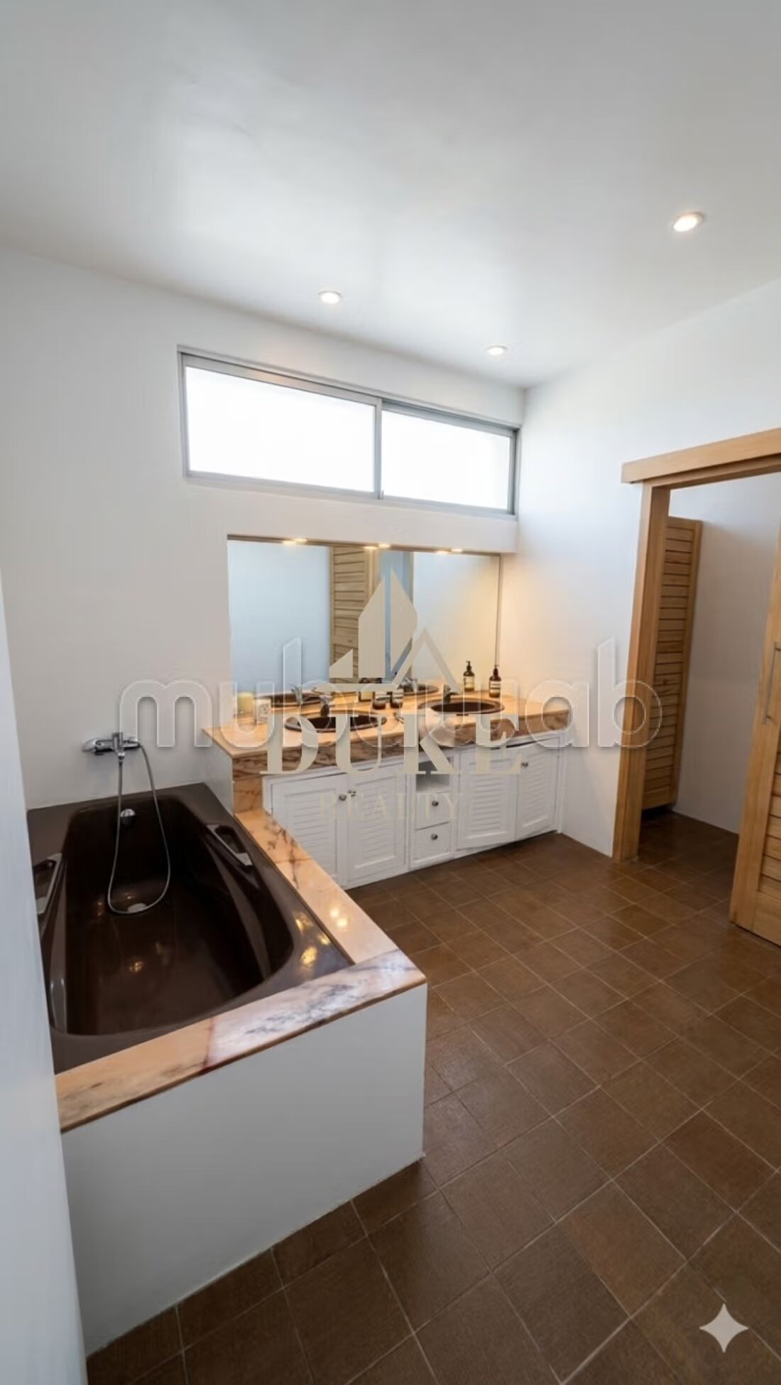 Villa 269 m² à louer à Rabat — Photo 6