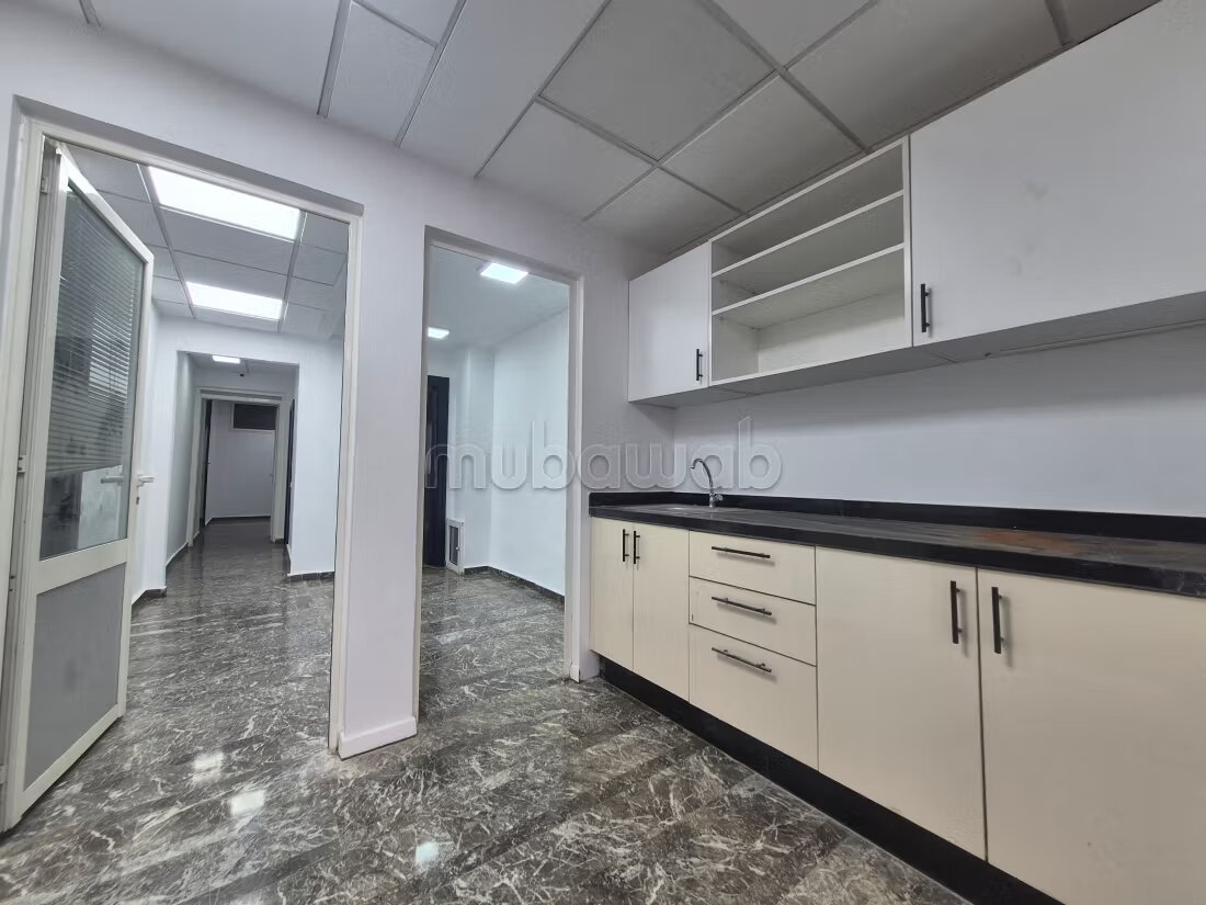 Bureau 240 m² à louer à Casablanca — Photo 8