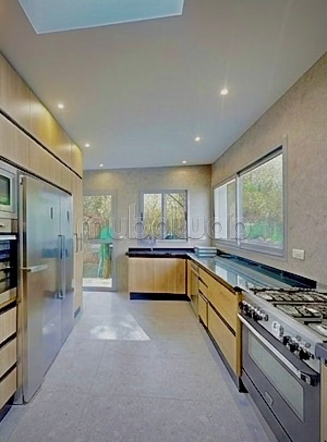 Villa 500 m² à louer à Casablanca (ANFA Supérieur) — Photo 8