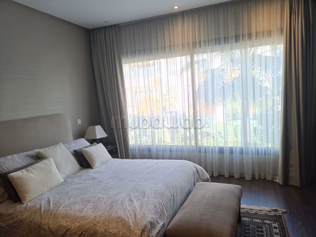 166 m² Apartment for Sale — Photo 11