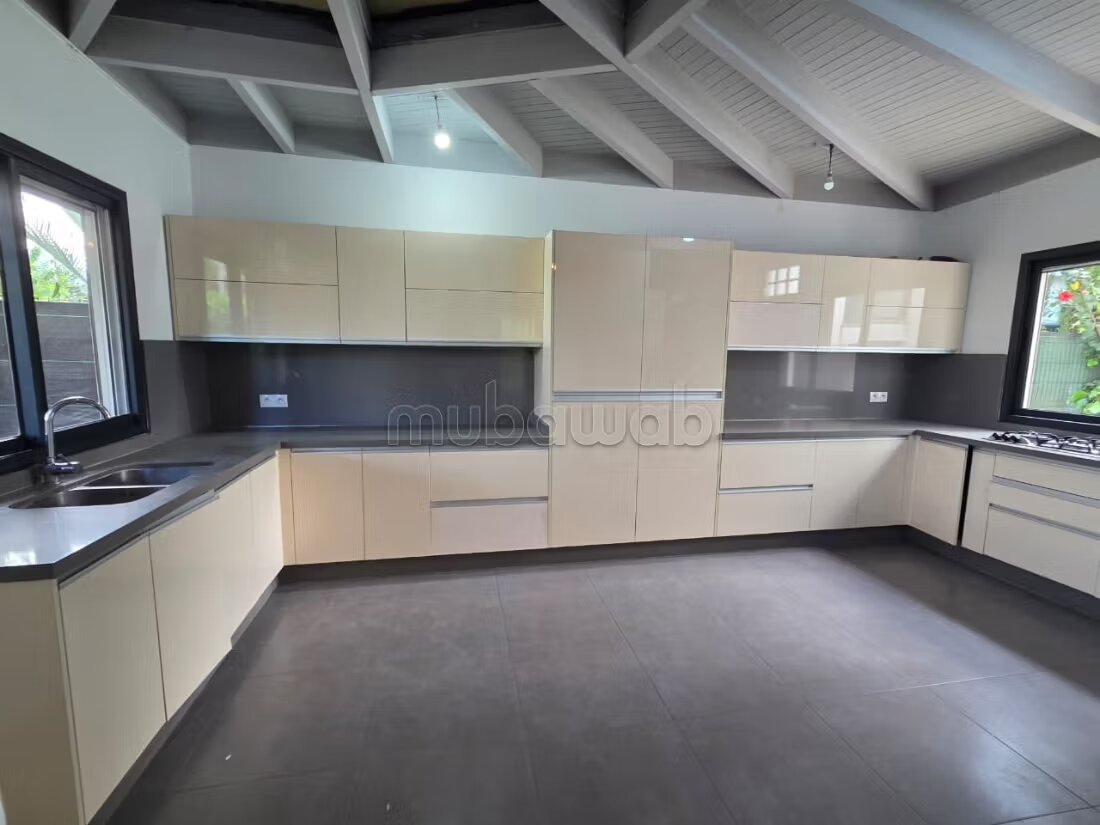 Villa 700 m² à louer à Bouskoura - Casablanca — Photo 9