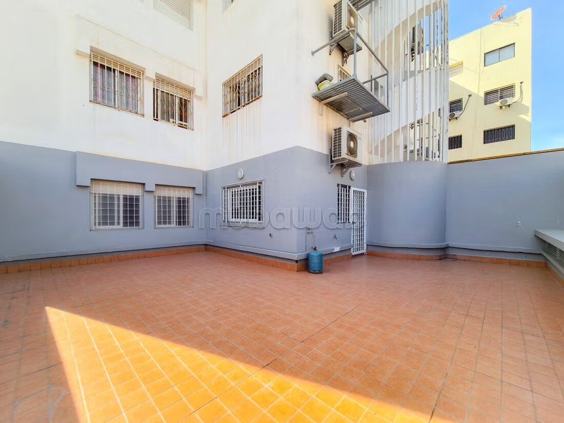 شقة 140 م² للإيجار في الدار البيضاء - Maarif Extension — Photo 4