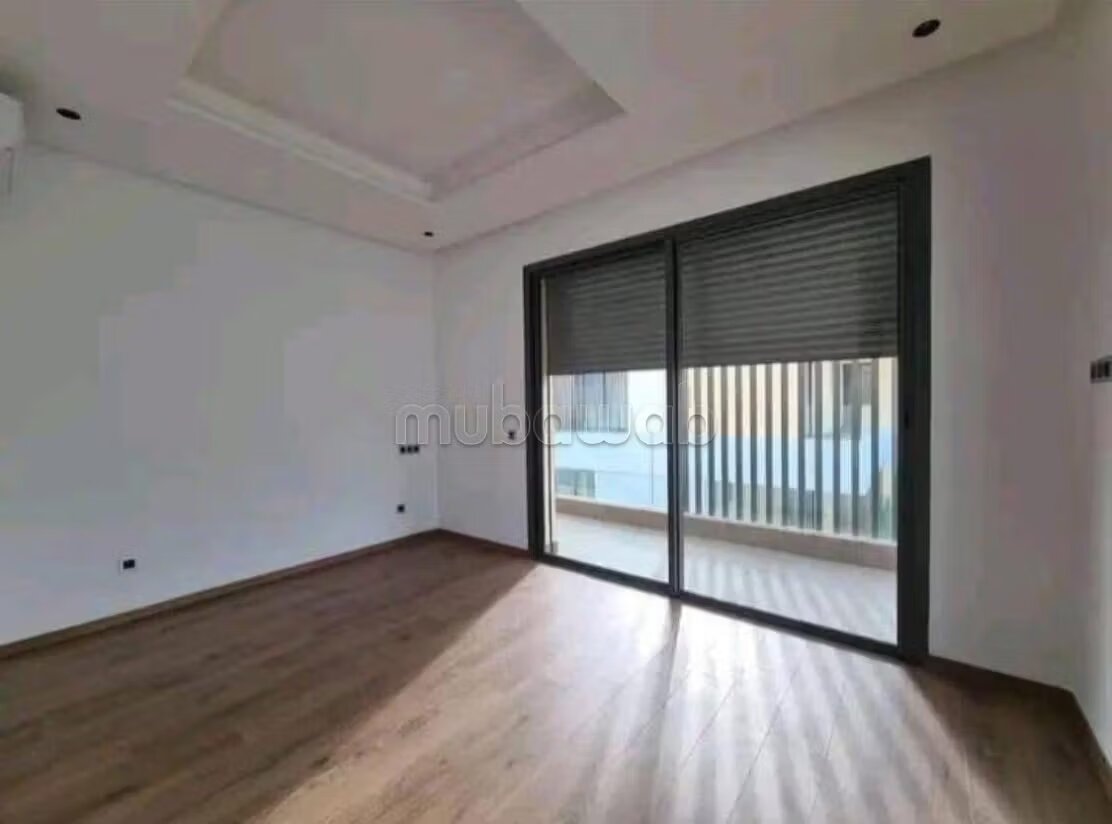 فيلا للإيجار في الدار البيضاء - 260 م² — Photo 9