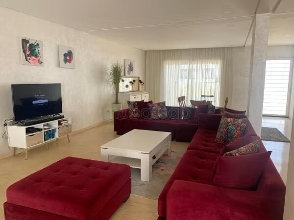 فيلا للإيجار في الدار البيضاء - 260 م² — Photo 17