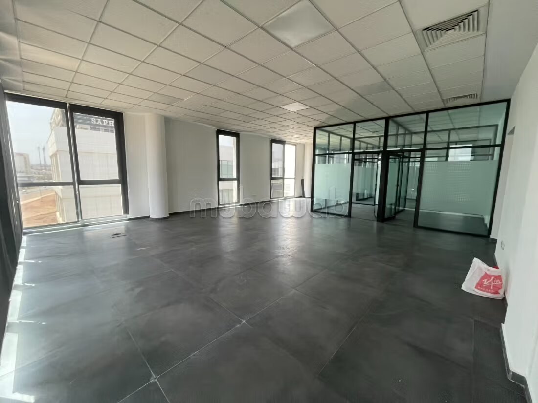 Office 142 m² for rent in Sidi Maarouf — Photo 3