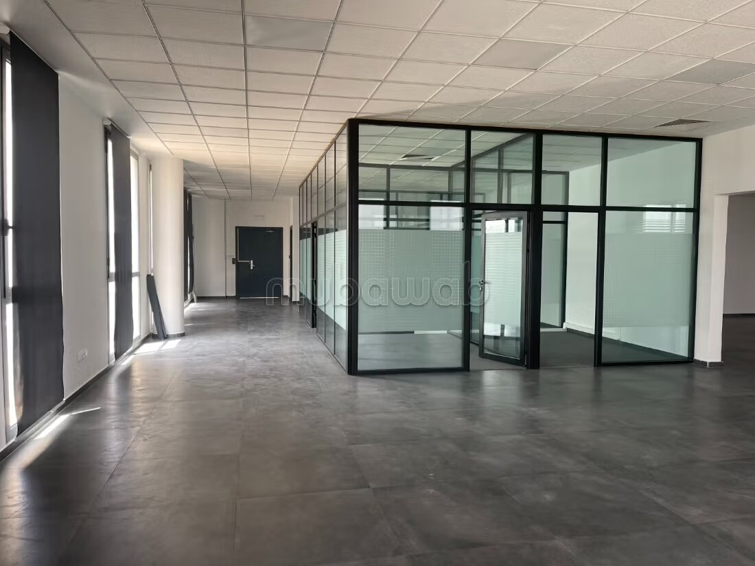 Office 142 m² for rent in Sidi Maarouf — Photo 11