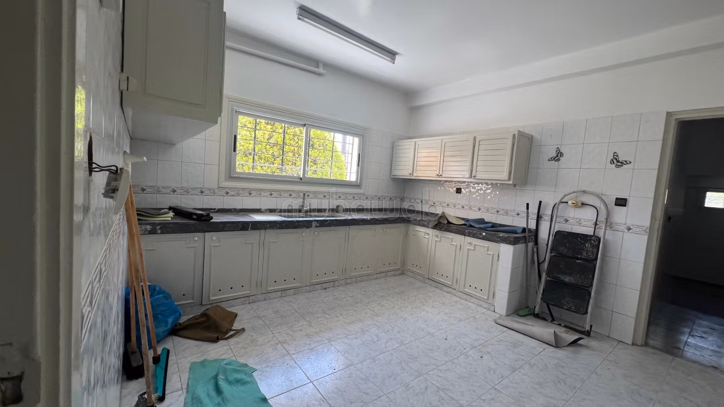 Villa 1200 m² à louer à Souissi — Photo 3