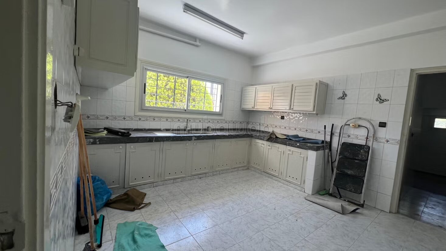 Villa 1200 m² à louer à Souissi — Photo 4
