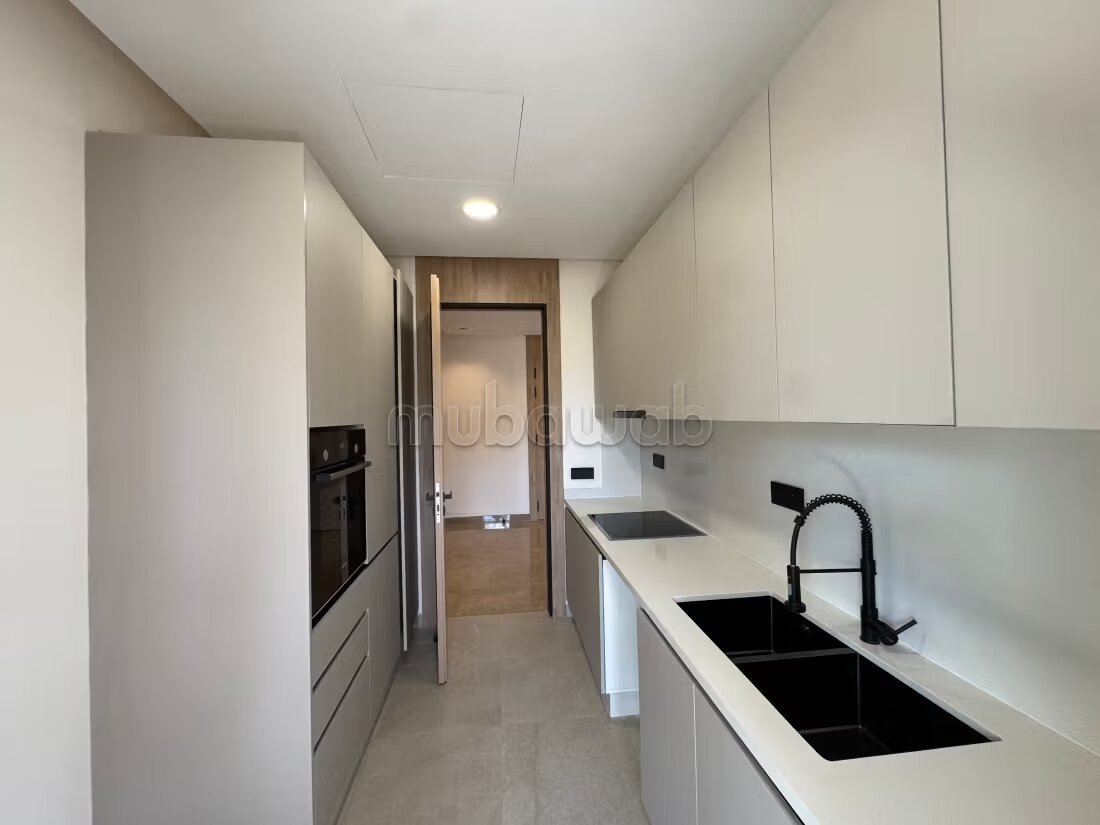 Appartement 130 m² à louer à Souissi, Rabat — Photo 4