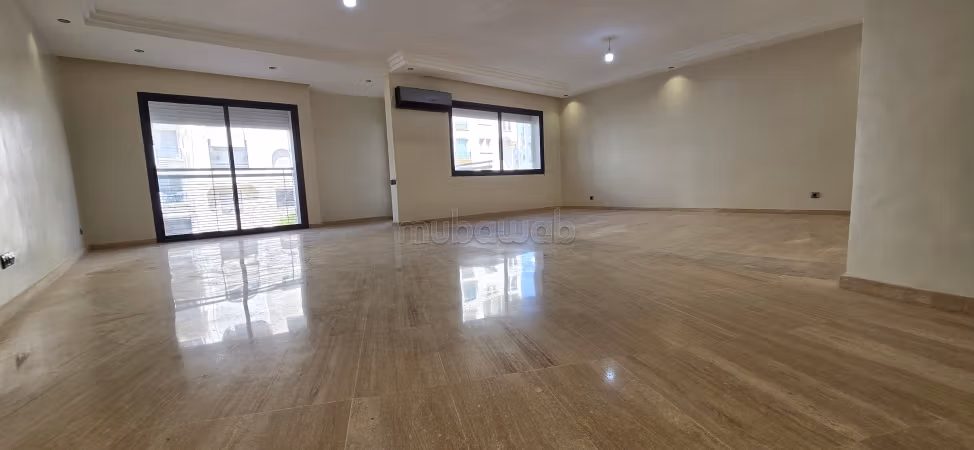 شقة 230 م² للإيجار في الدار البيضاء (راسين) — Photo 53