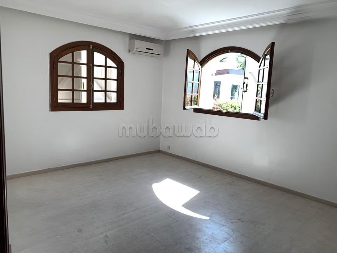 فيلا 330 م² للايجار في الدار البيضاء — Photo 12