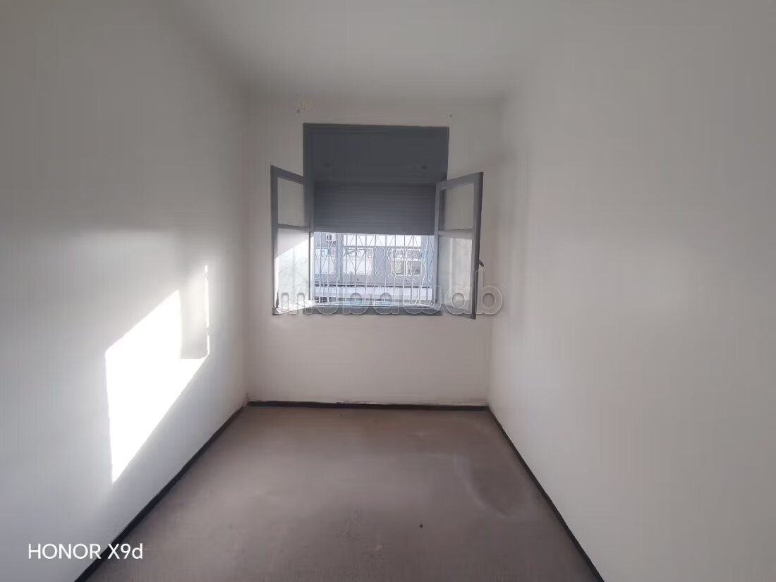 Bureau 96 m² à louer à Casablanca (Sidi Bernoussi) — Photo 3