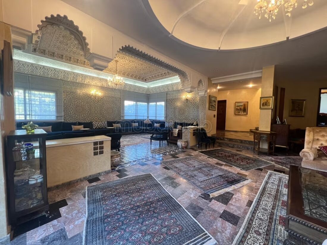 فيلا ٨٣٨ م٢ للبيع في الدار البيضاء — Photo 9