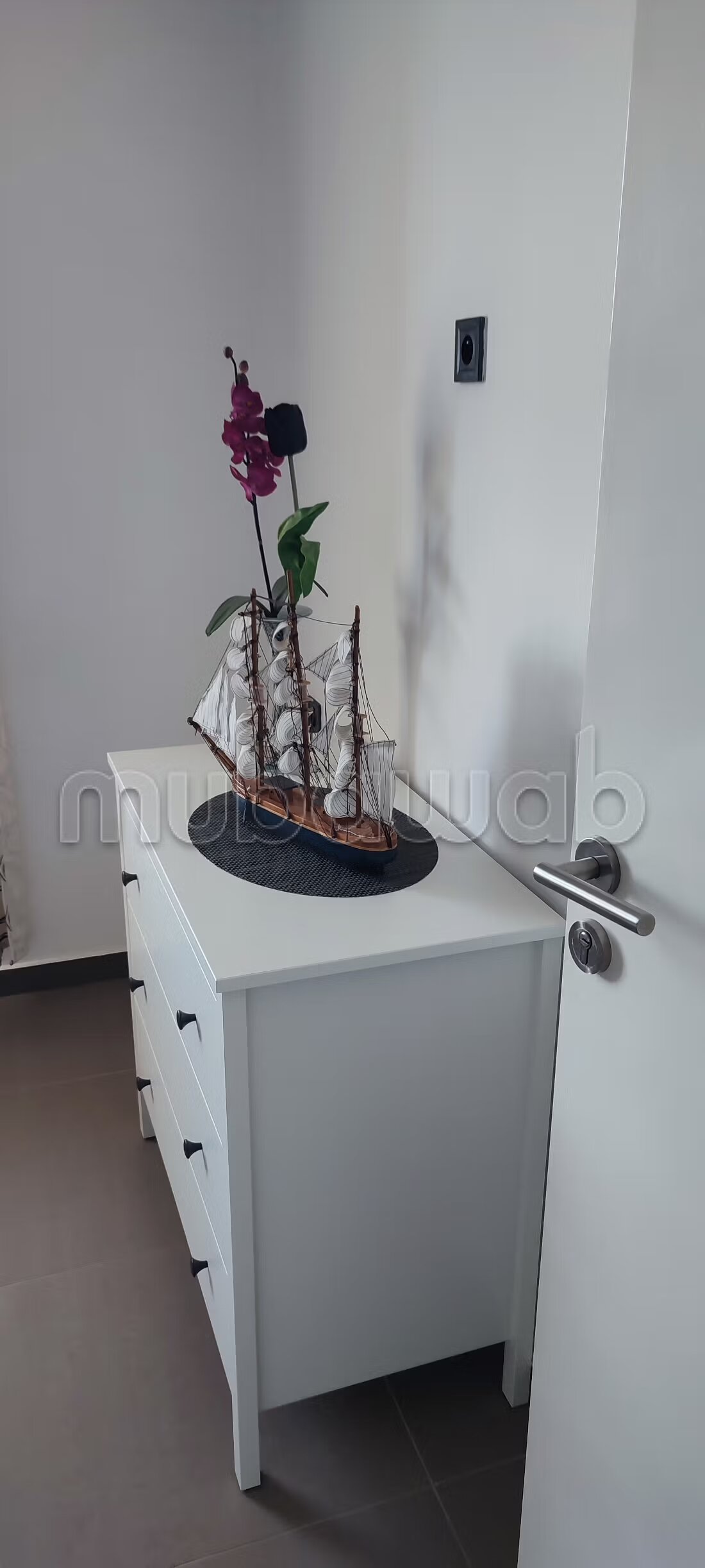 Furnished apartment 96 m² for rent in Clos des Pins — Photo 10